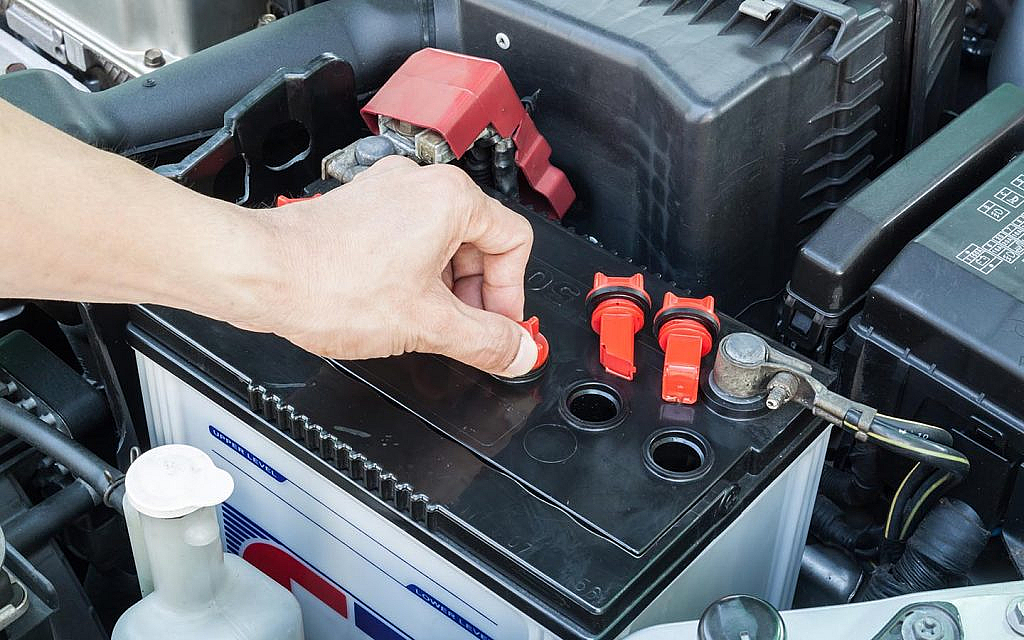 Safely-Store-a-Car-Battery-When-Not-In-Use-_-Body-2-17-1-24-1024x640